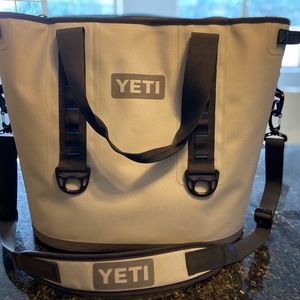 YETI HOPPER 40